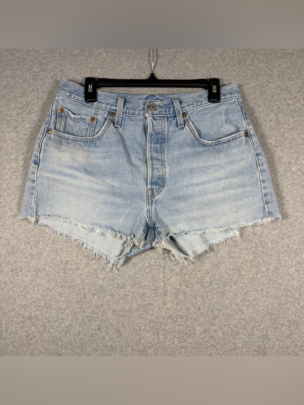 Levi's 501 Women's Light Wash Blue Denim Cut-Off Shorts High Rise Button Sz 31
